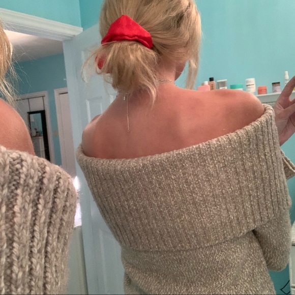 Off The Shoulder Sweater - Picture 4 of 5